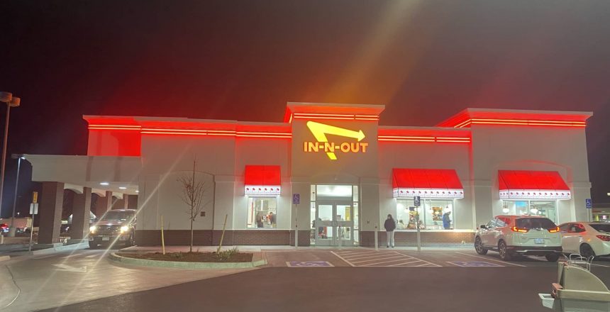 LED-tubing-exterior-sign-In-N-Out-1